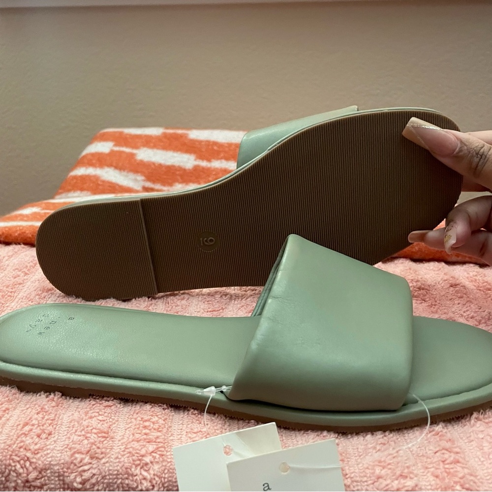 A New Day Sandals - Picture 2 of 3